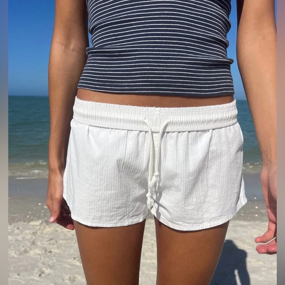Brandy Melville Pants - Brandy Melville NWT Sofia Shorts
